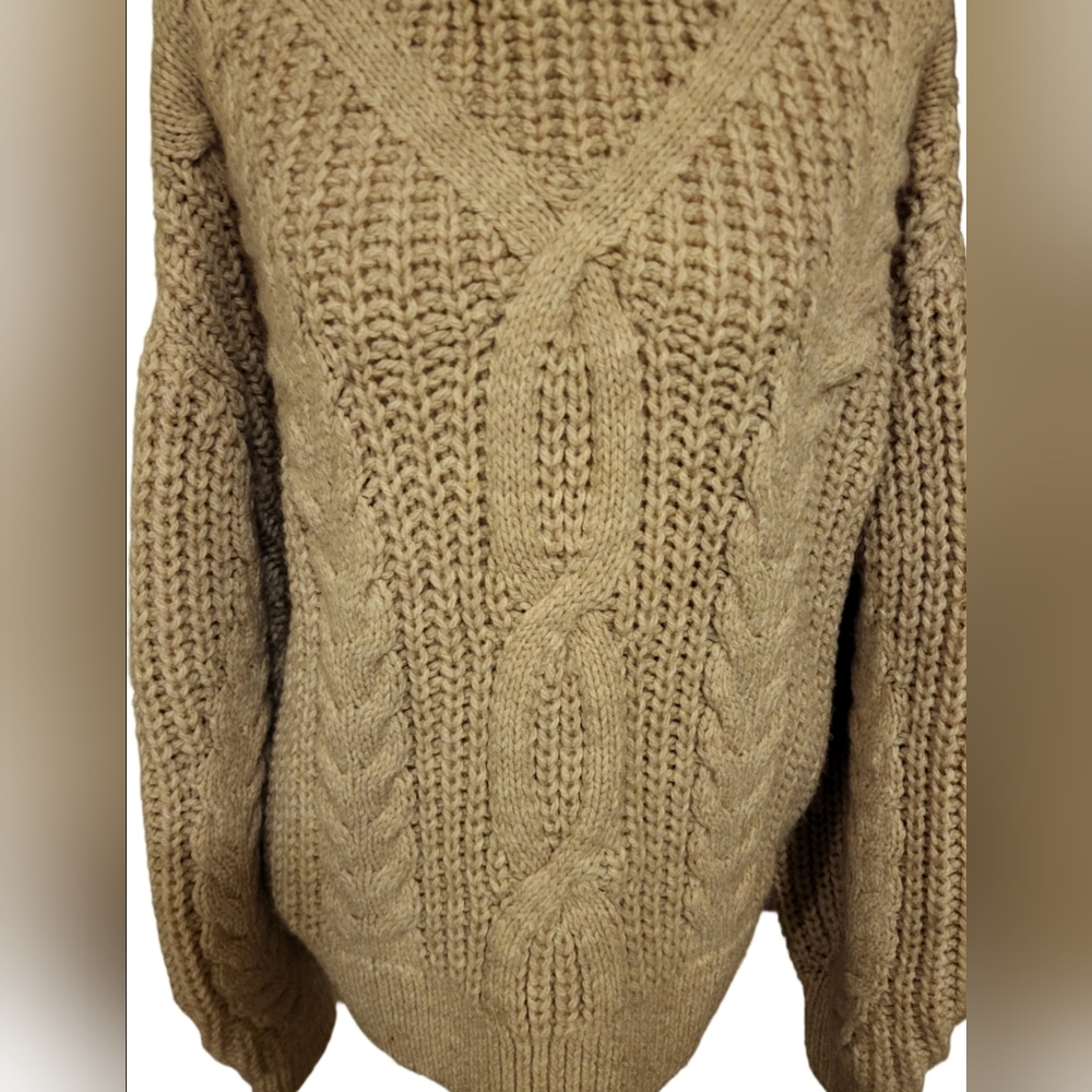 H&M Women's Tan Cable Knit Sweater Size Medium - Picture 4 of 9